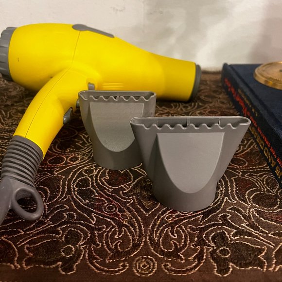 Drybar - Picture 2 of 7